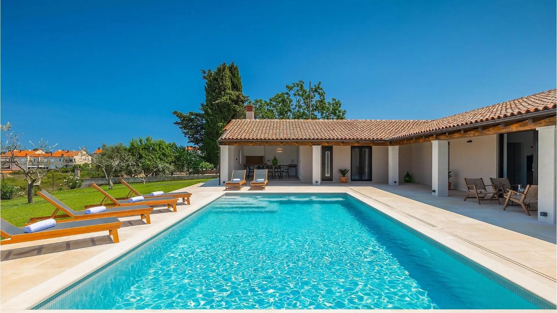 Villa Marialba Pula 0*,  Croatia